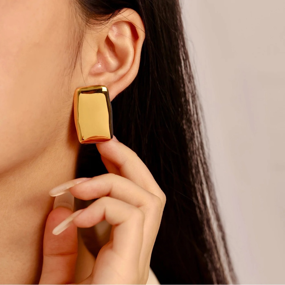 NEW: Gold Rectangular Earrings*High Gloss Finish*Lightweight Earrings*Cait - Picture 4 of 7